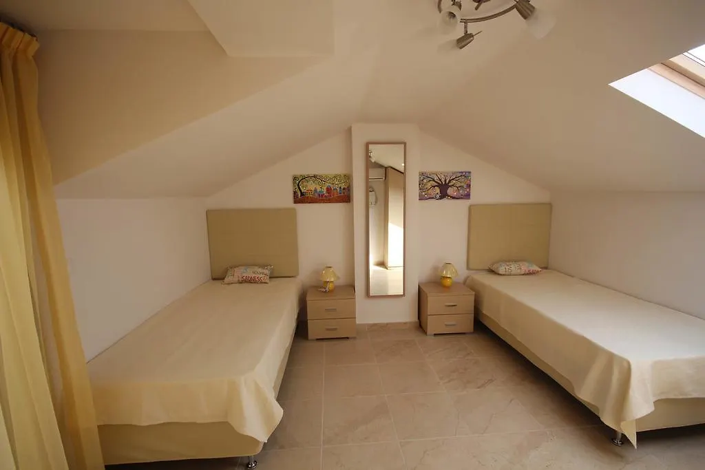 Halkidiki Aggelos Apartments 플로지타