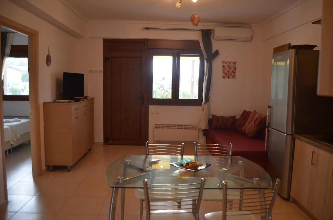 Halkidiki Aggelos Apartments 플로지타