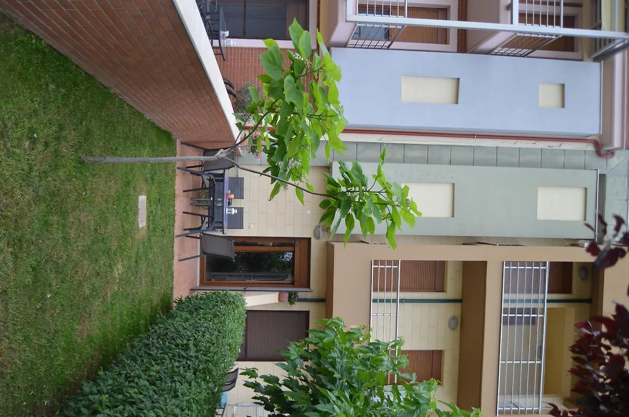 Halkidiki Aggelos Apartments 플로지타