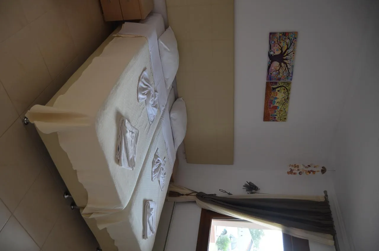 Halkidiki Aggelos Apartments 플로지타